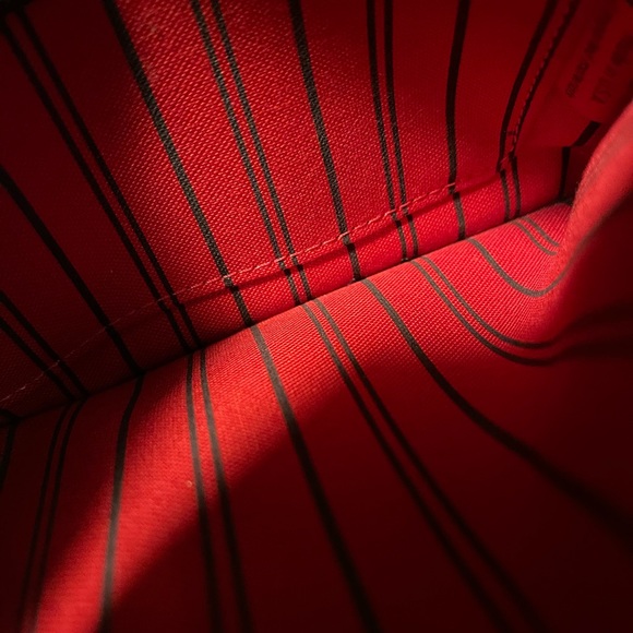 Louis V wristlet - Picture 7 of 7